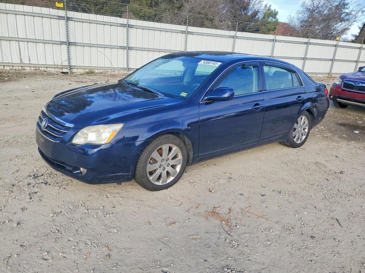 2005 TOYOTA Avalon