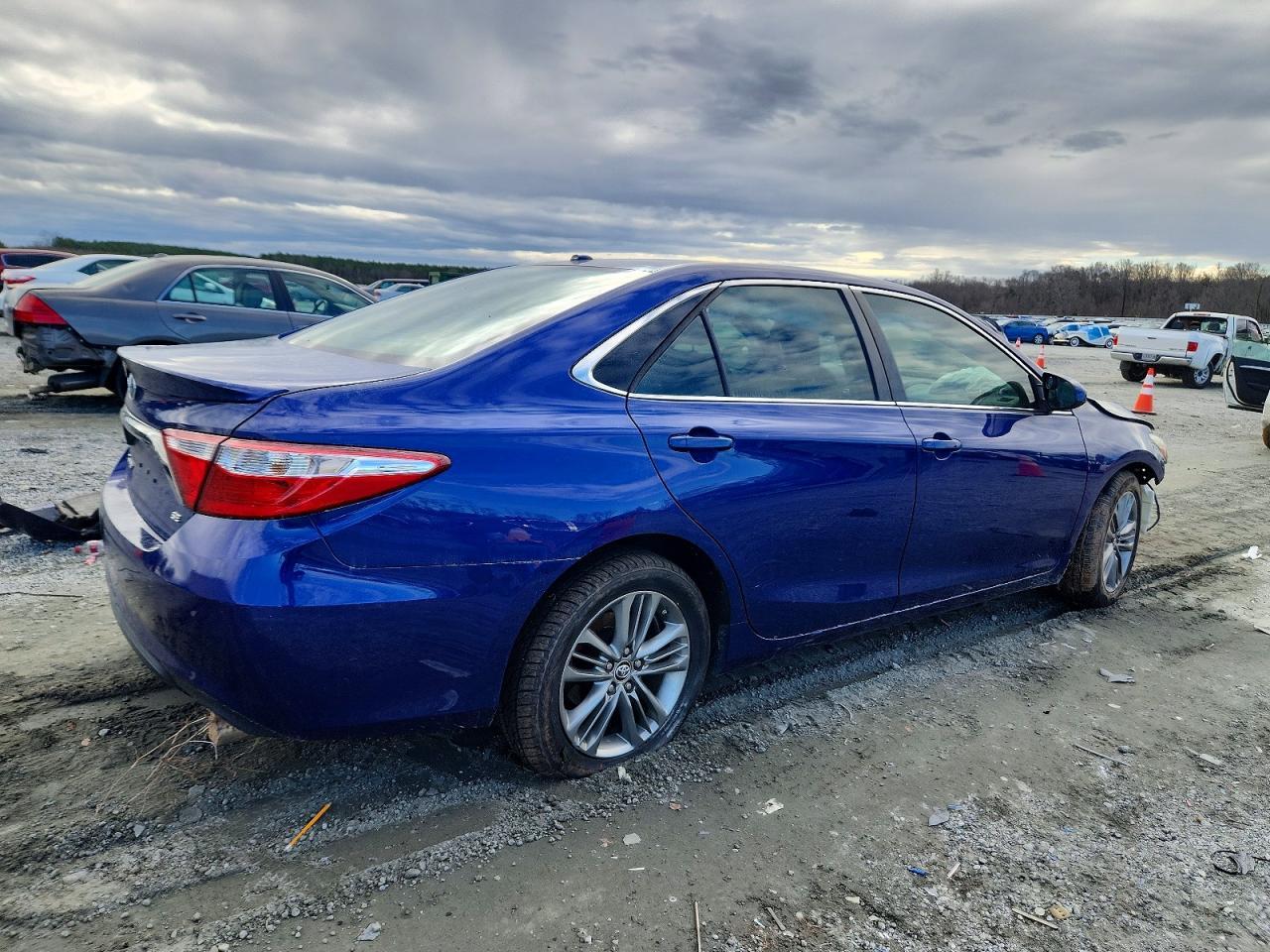 2016 TOYOTA CAMRY