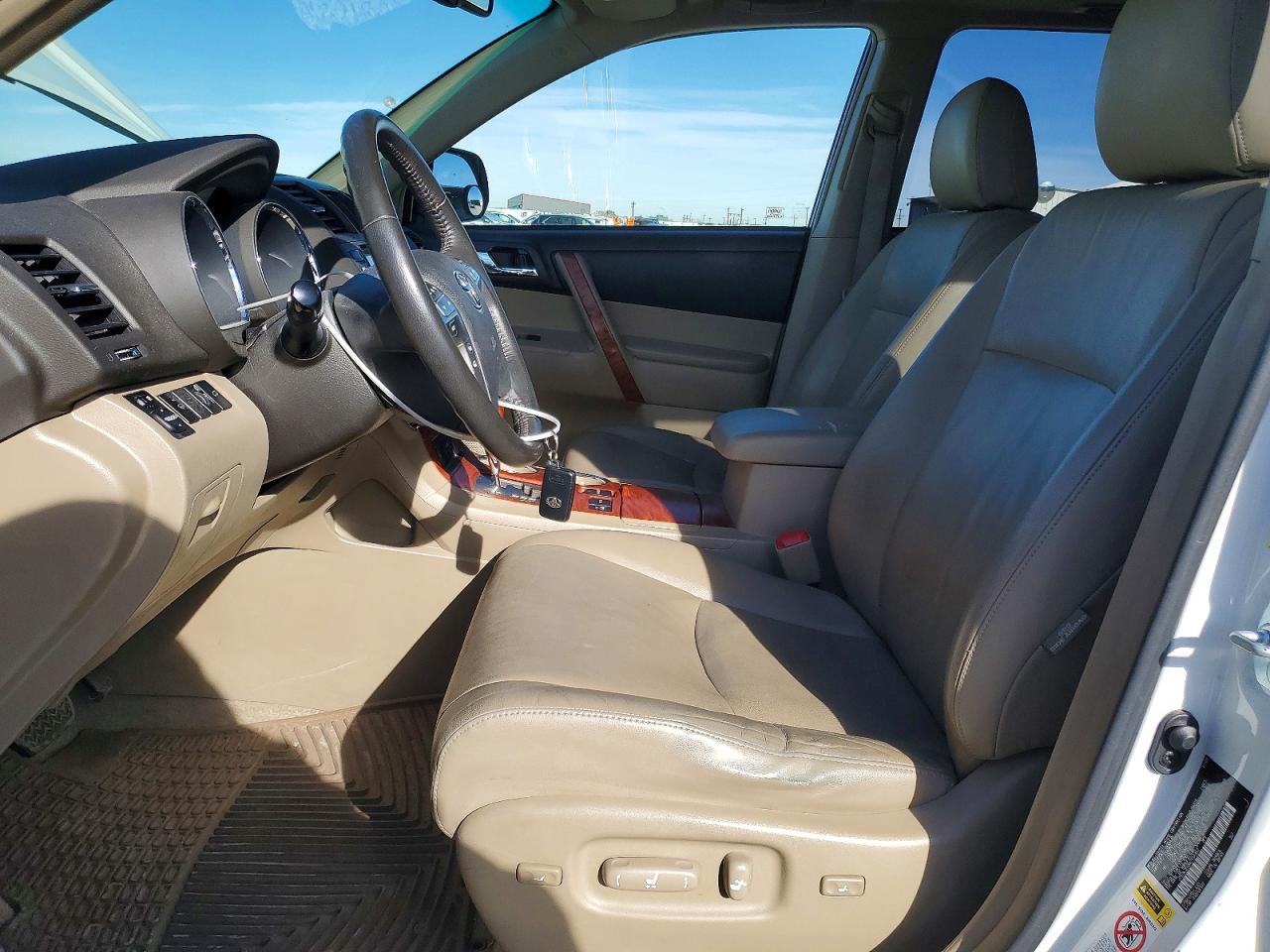 2010 TOYOTA HIGHLANDER