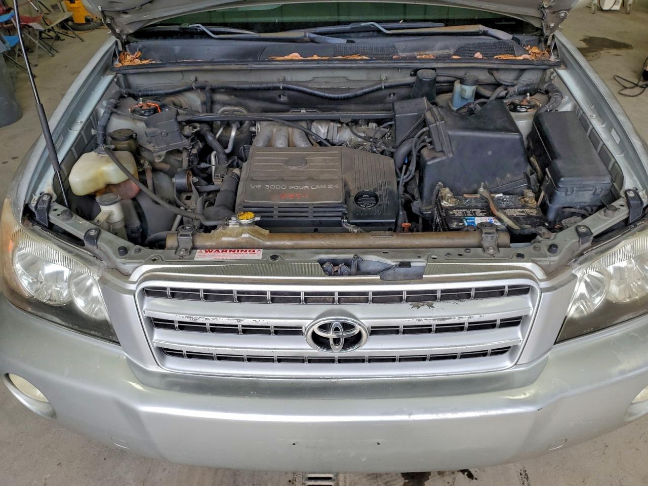 2001 TOYOTA HIGHLANDER