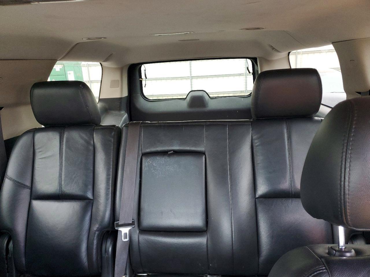 2011 CHEVROLET Suburban