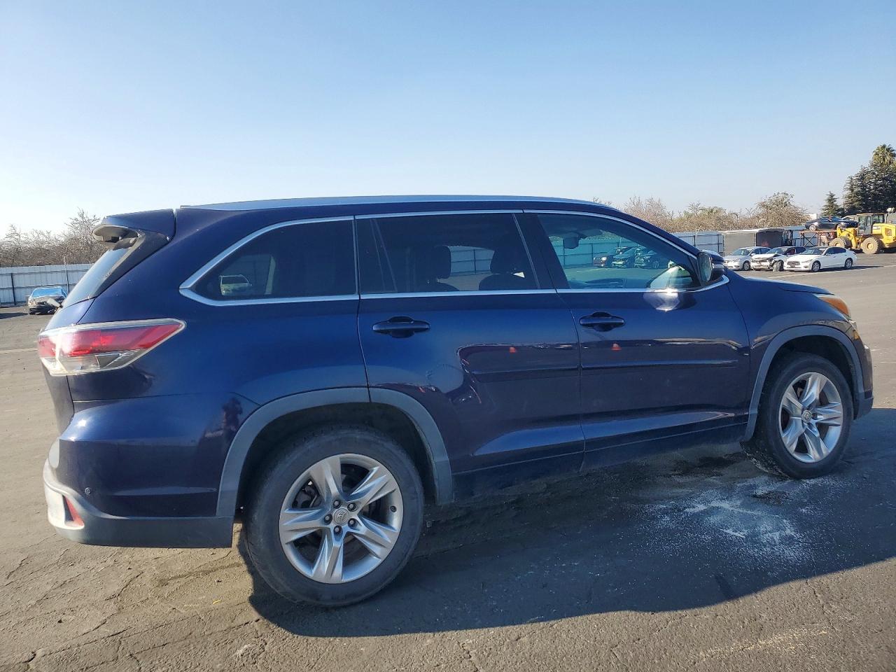 2014 TOYOTA HIGHLANDER