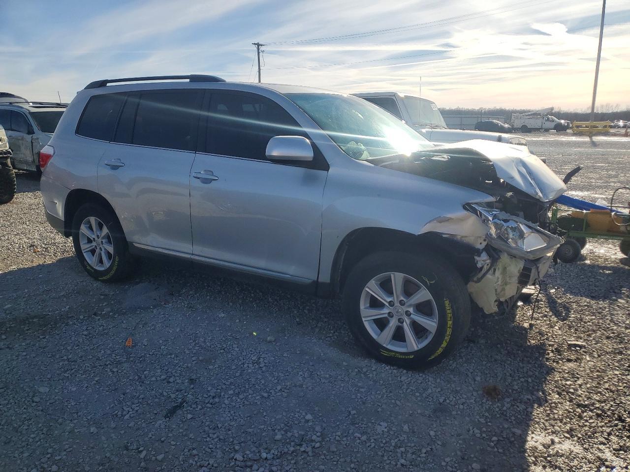 2011 TOYOTA HIGHLANDER