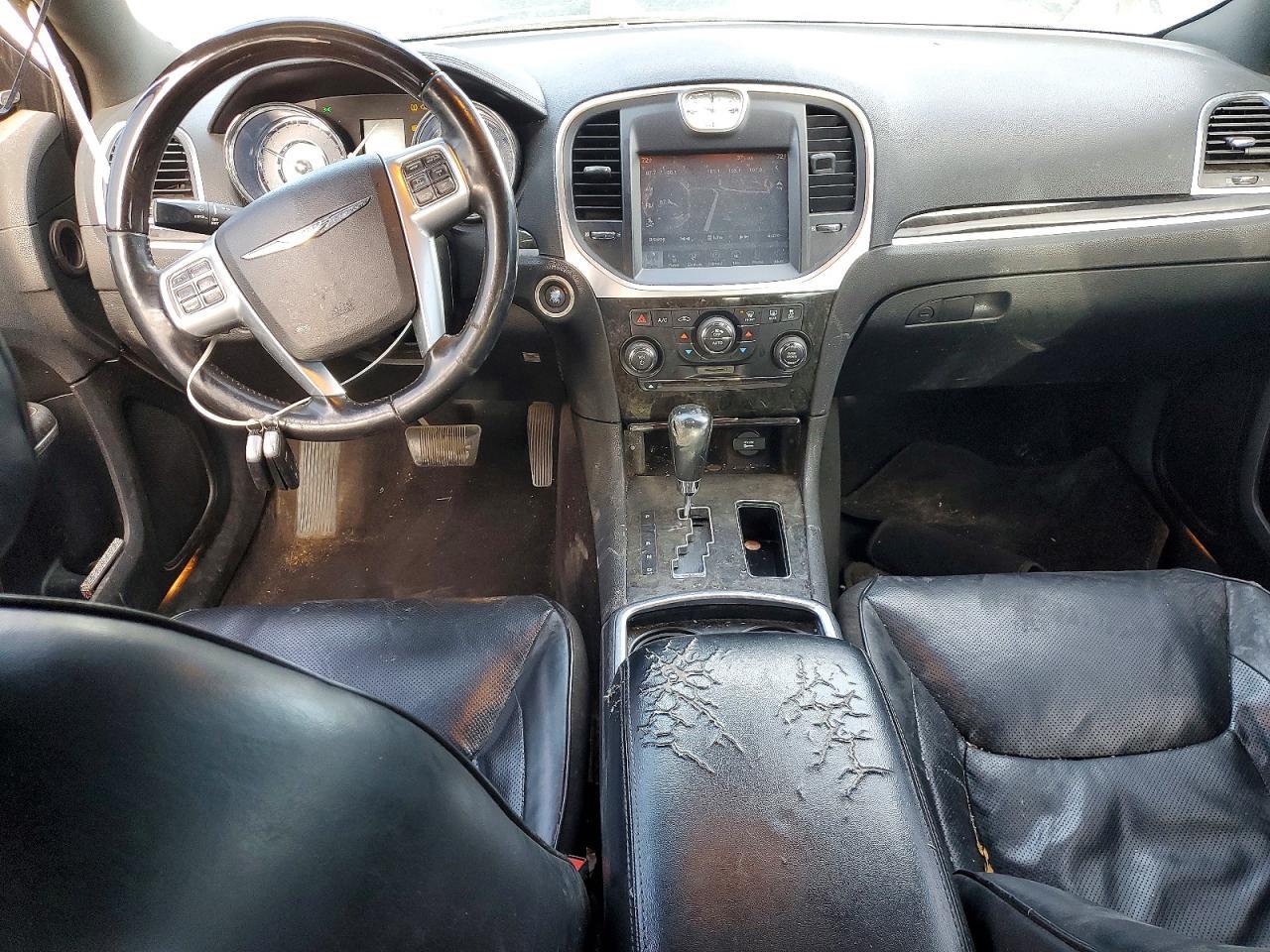 2011 CHRYSLER 300