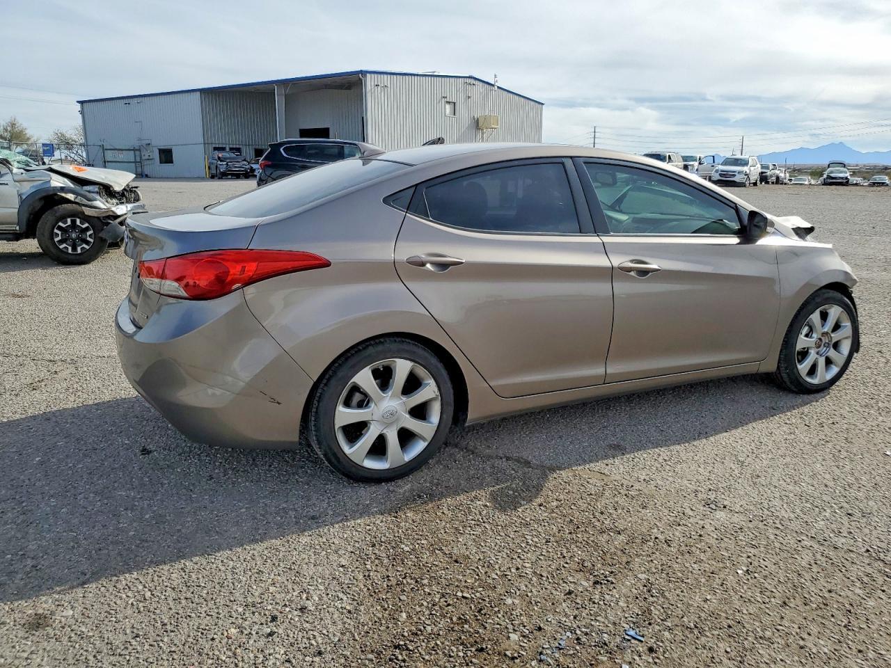 2011 HYUNDAI ELANTRA
