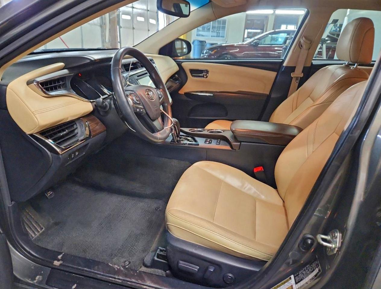 2014 TOYOTA Avalon