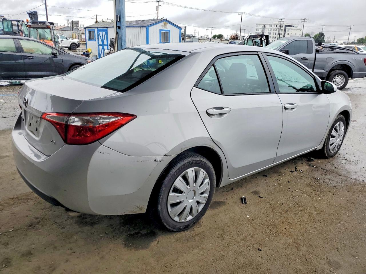 2015 TOYOTA COROLLA