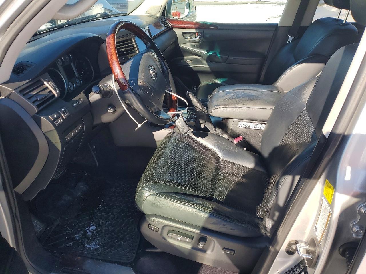 2011 LEXUS LX 570