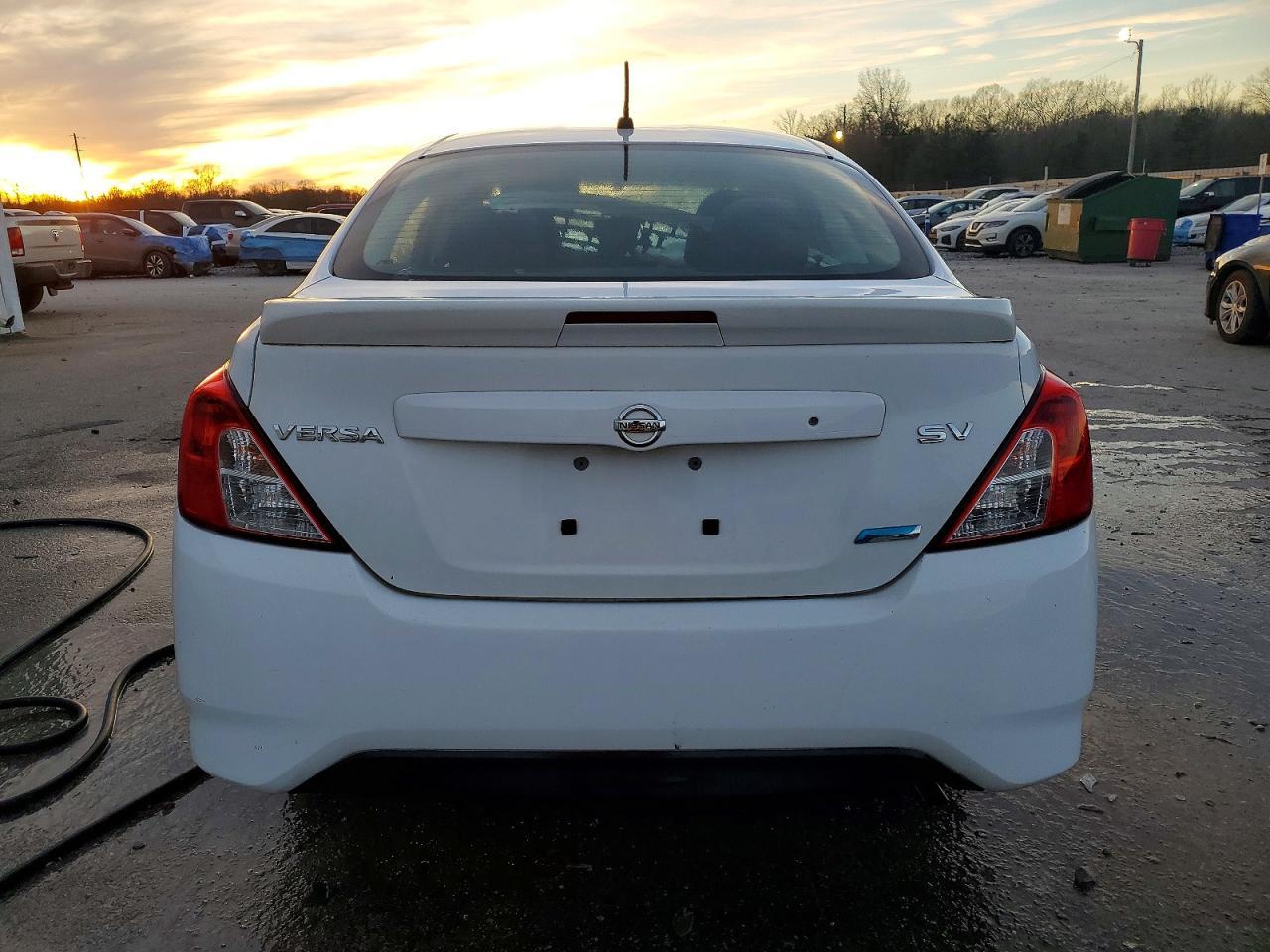 2016 NISSAN VERSA