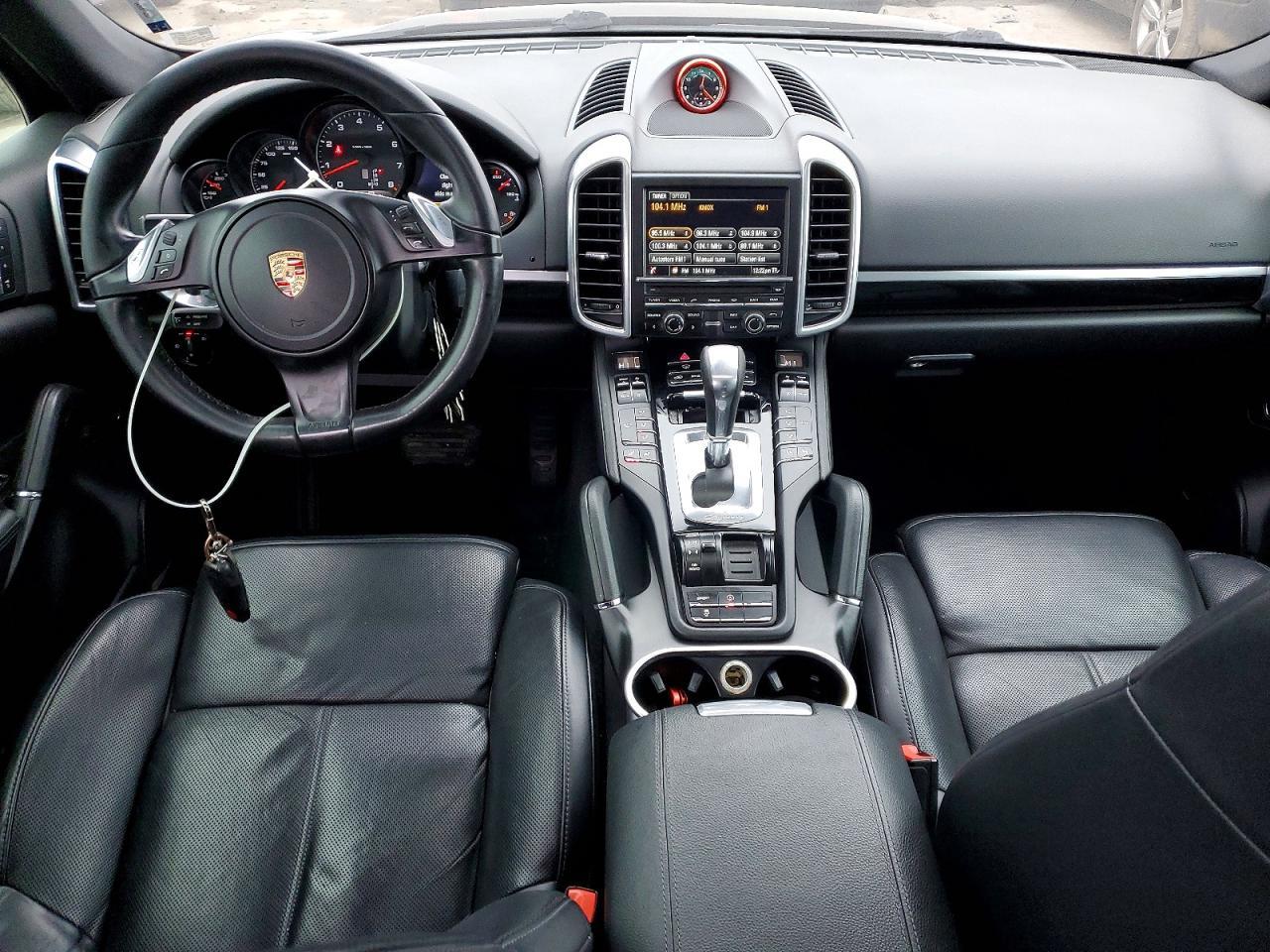 2014 PORSCHE CAYENNE