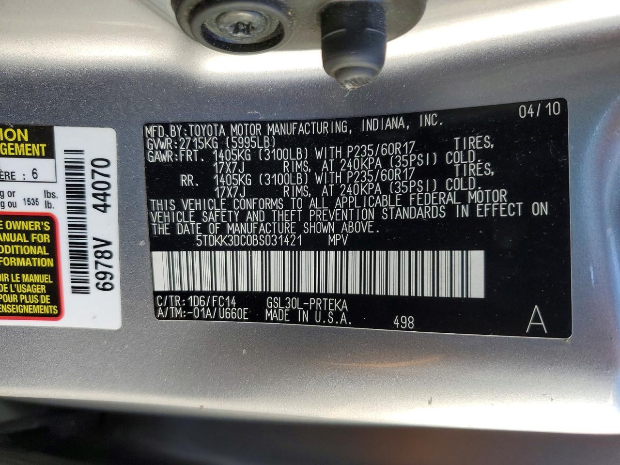 2011 TOYOTA SIENNA
