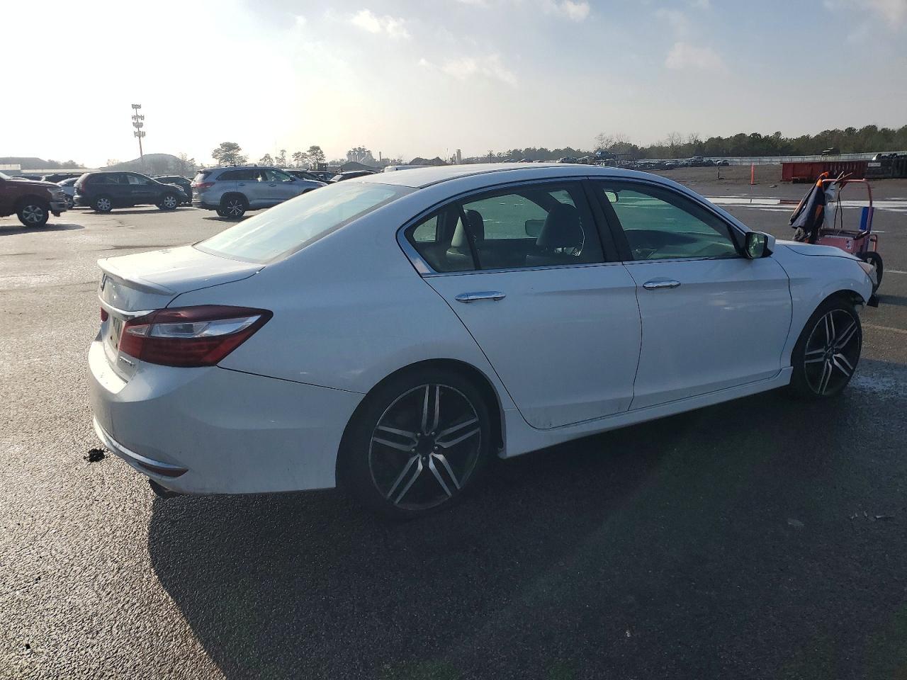 2017 HONDA ACCORD