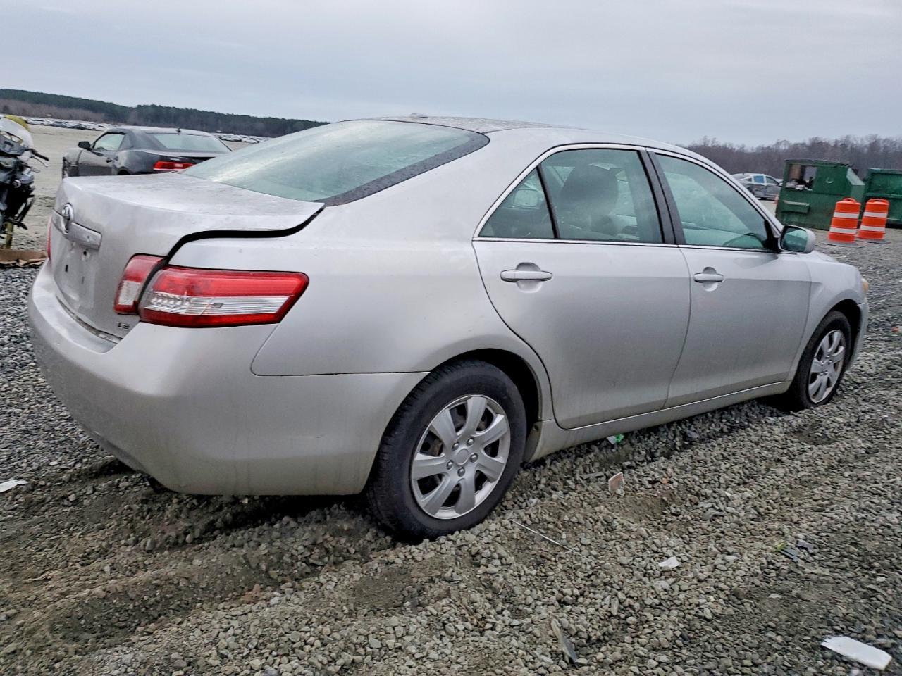 2011 TOYOTA CAMRY