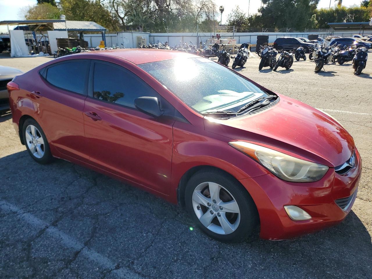 2012 HYUNDAI ELANTRA