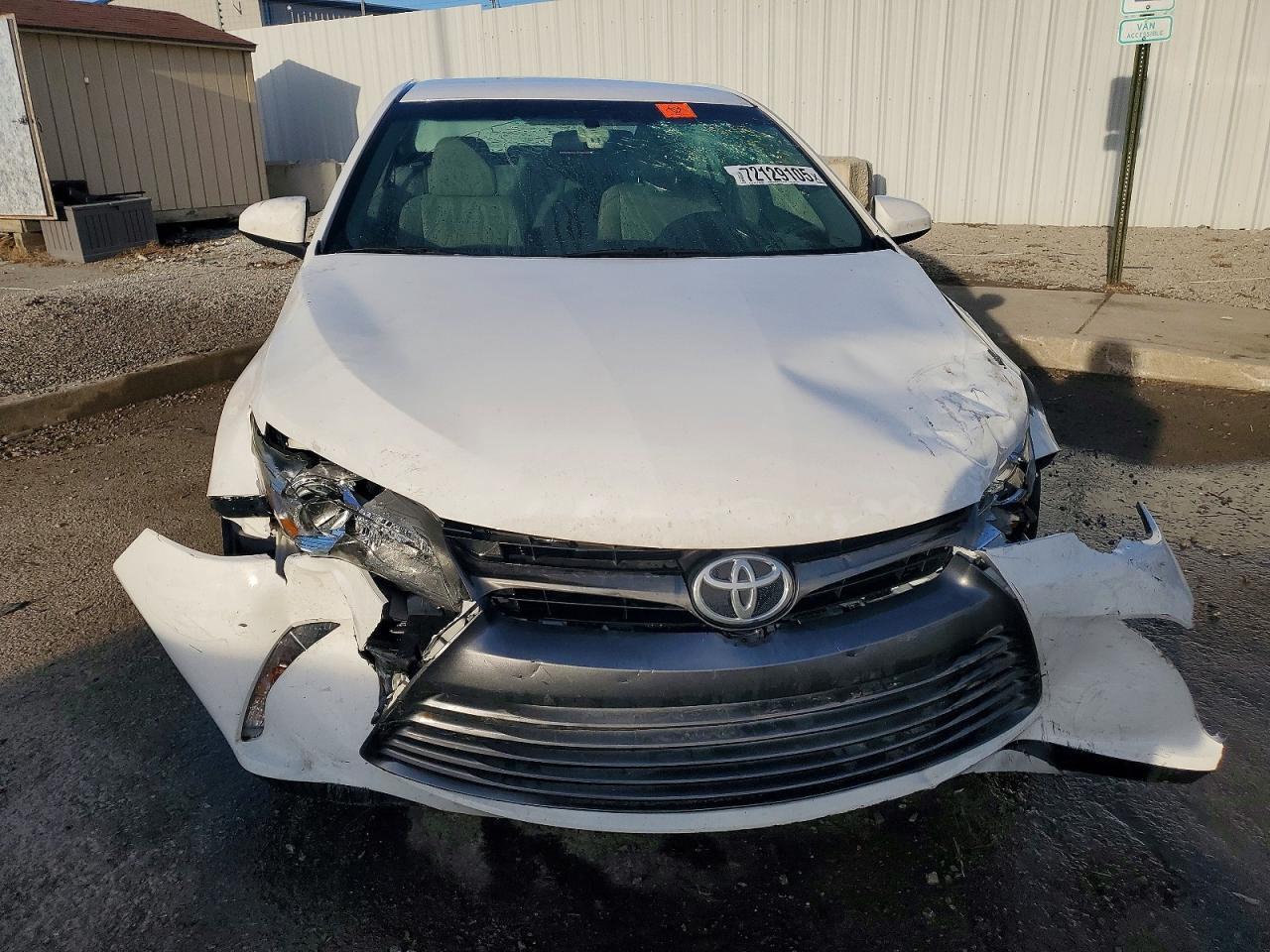 2016 TOYOTA CAMRY