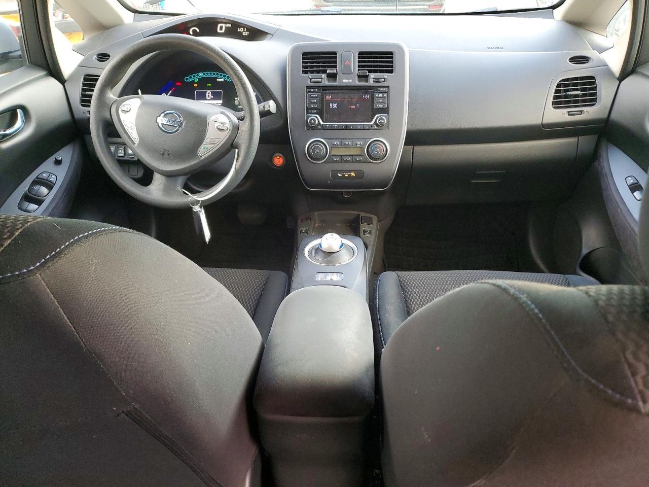 2016 NISSAN LEAF