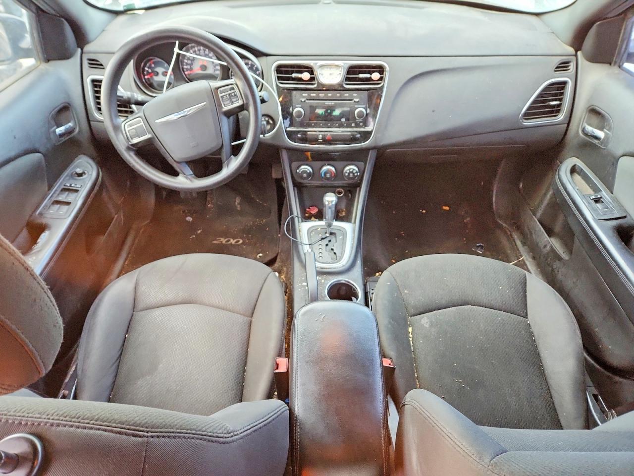 2011 CHRYSLER 200