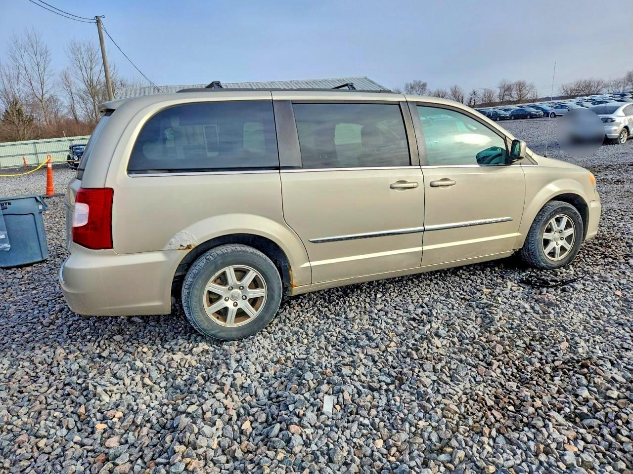 2012 CHRYSLER Town & Country