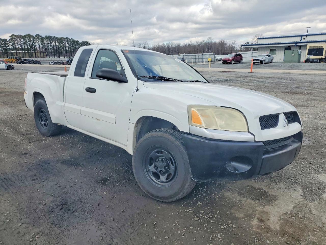 2007 MITSUBISHI Raider