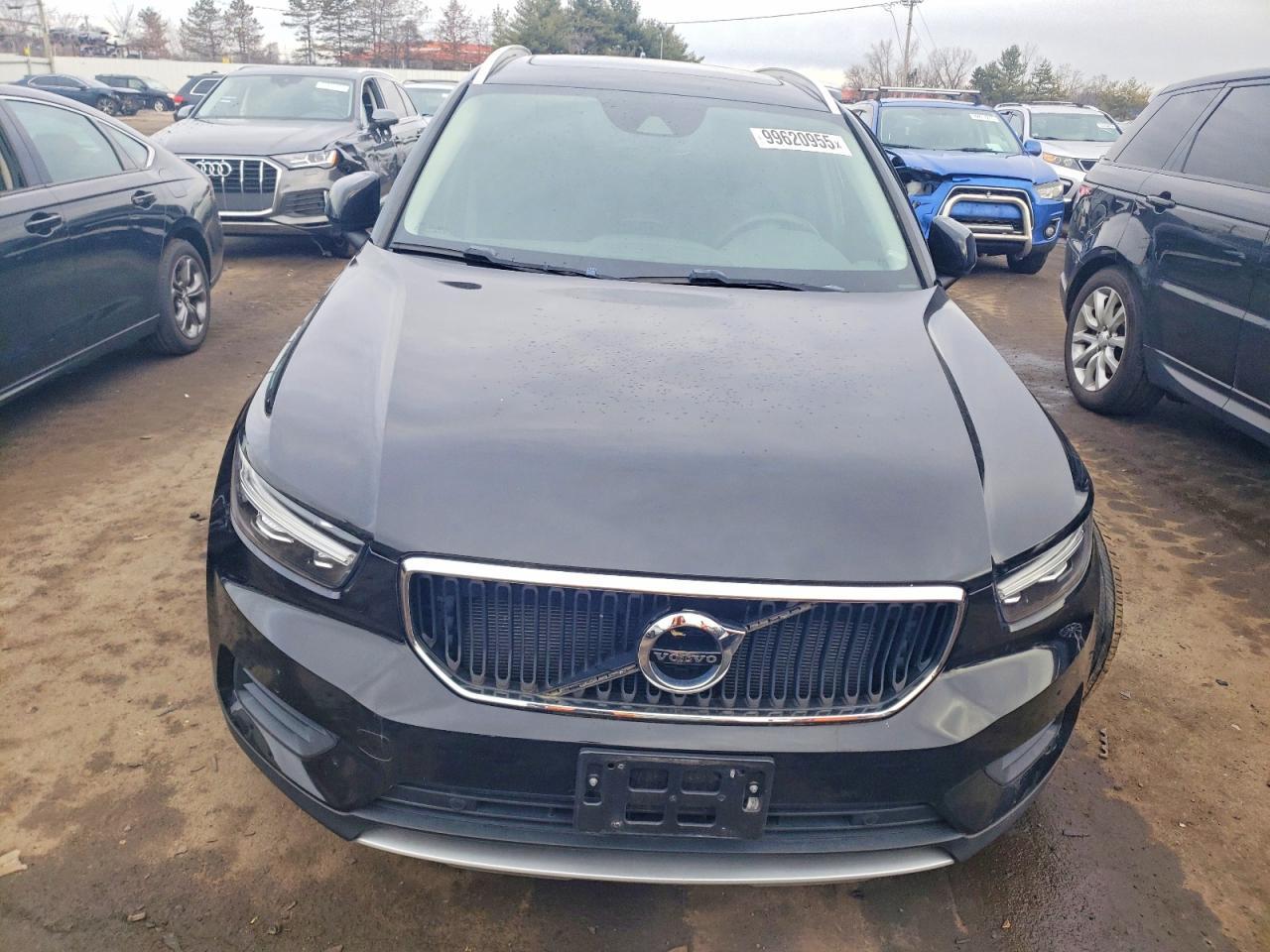 2020 VOLVO XC40