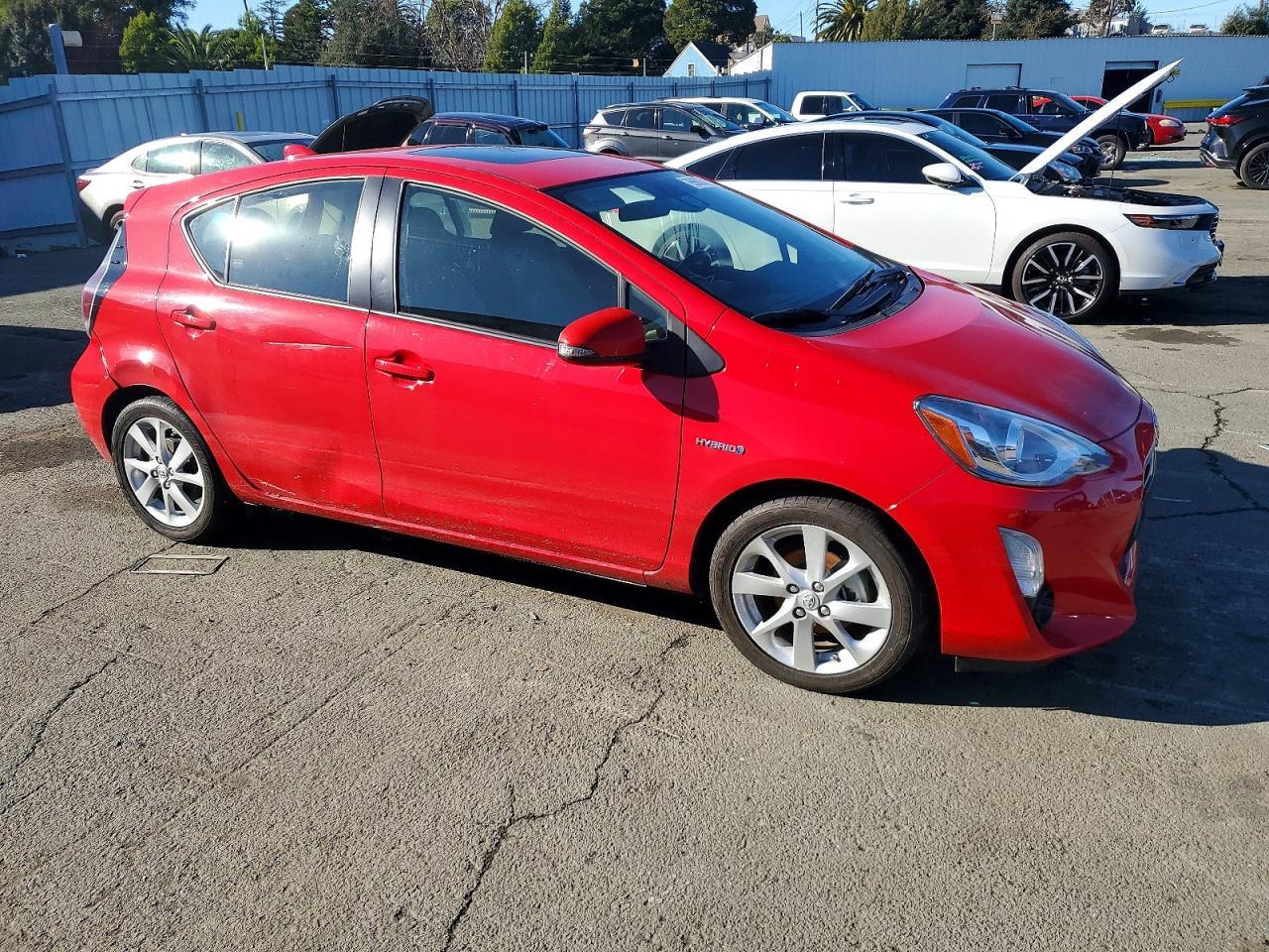2016 TOYOTA Prius c