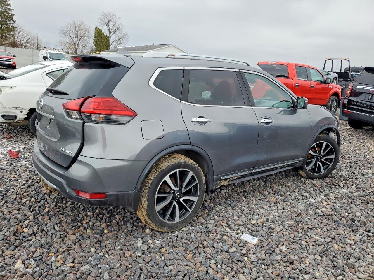 2017 NISSAN ROGUE