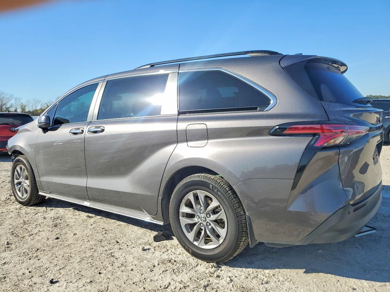 2022 TOYOTA SIENNA