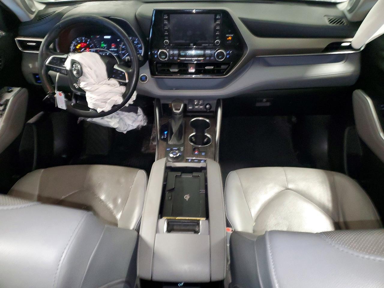 2020 TOYOTA HIGHLANDER