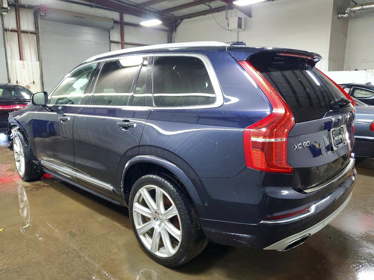 2016 VOLVO XC90