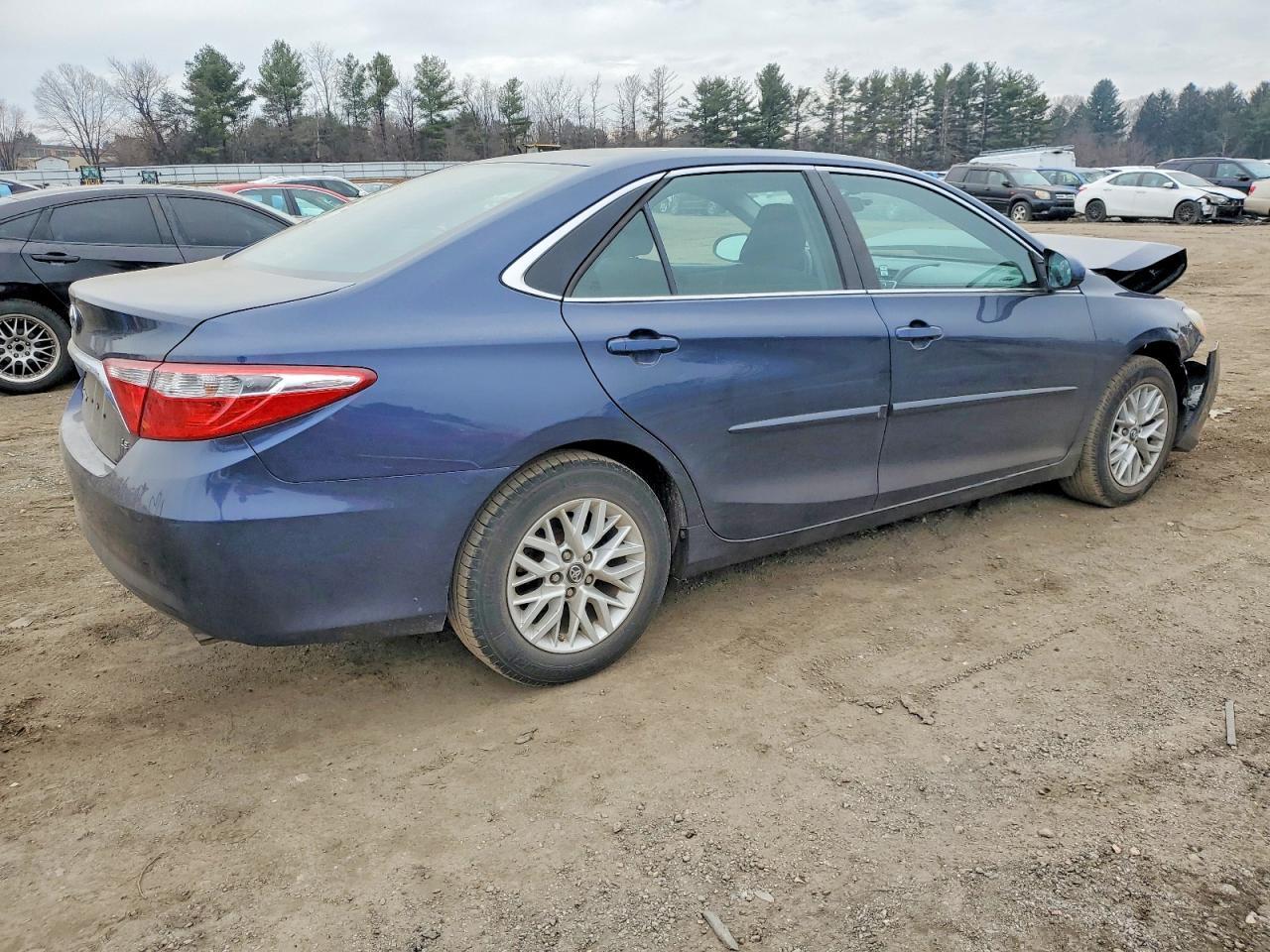 2016 TOYOTA CAMRY