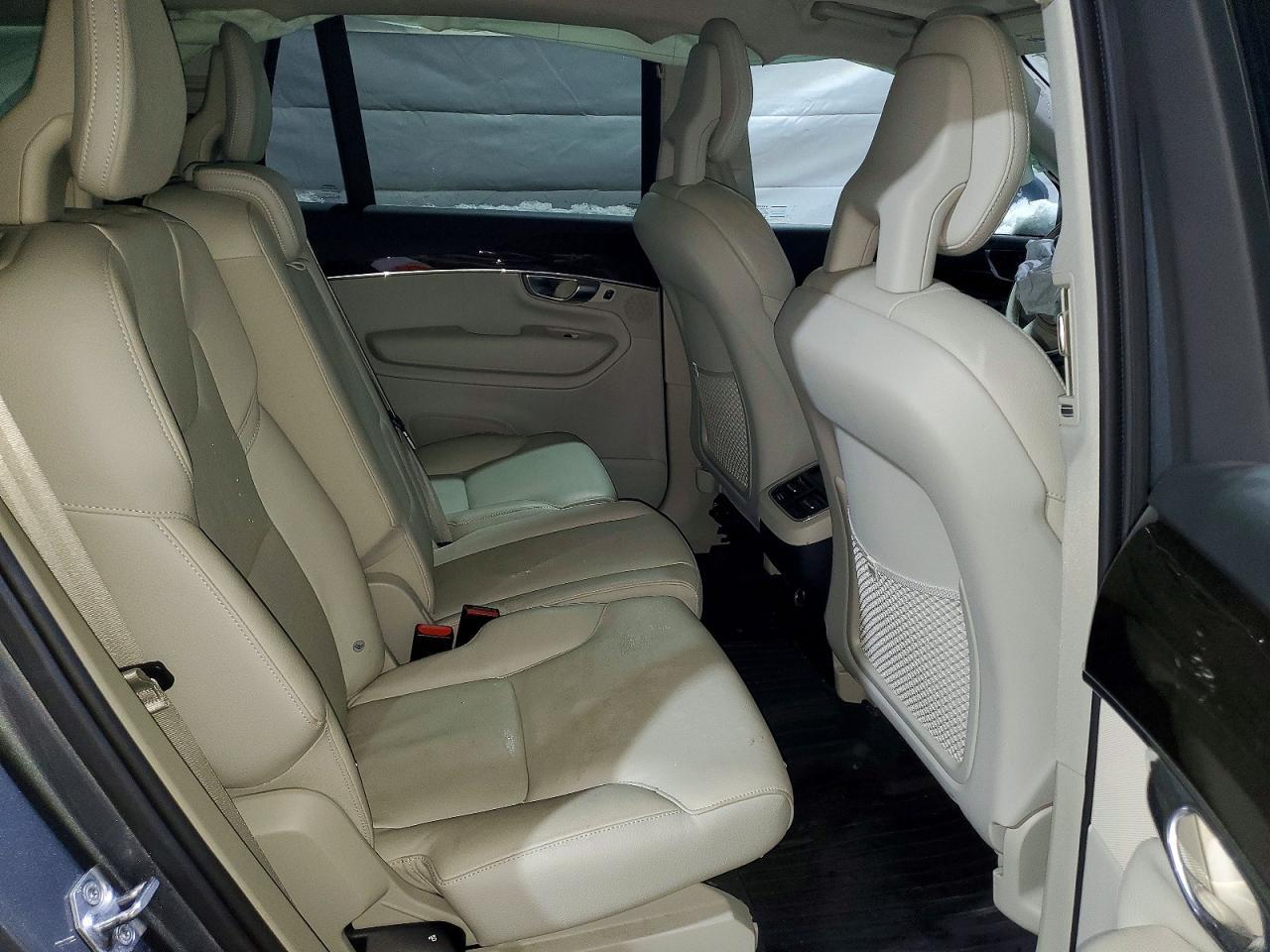 2017 VOLVO XC90