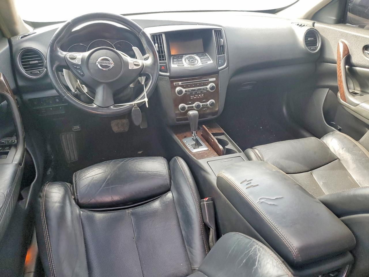2010 NISSAN Maxima