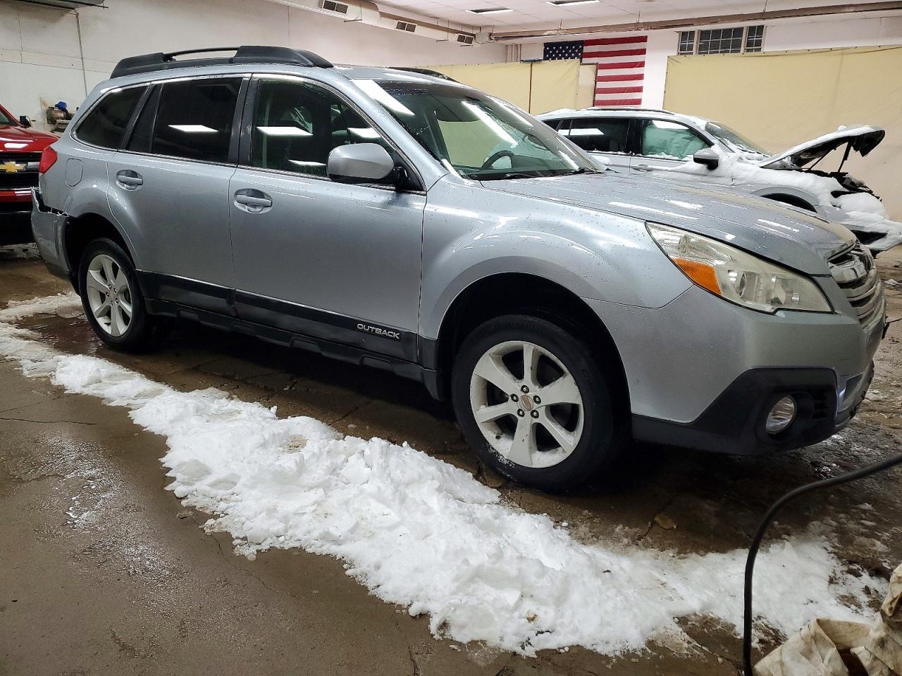 2014 SUBARU Outback