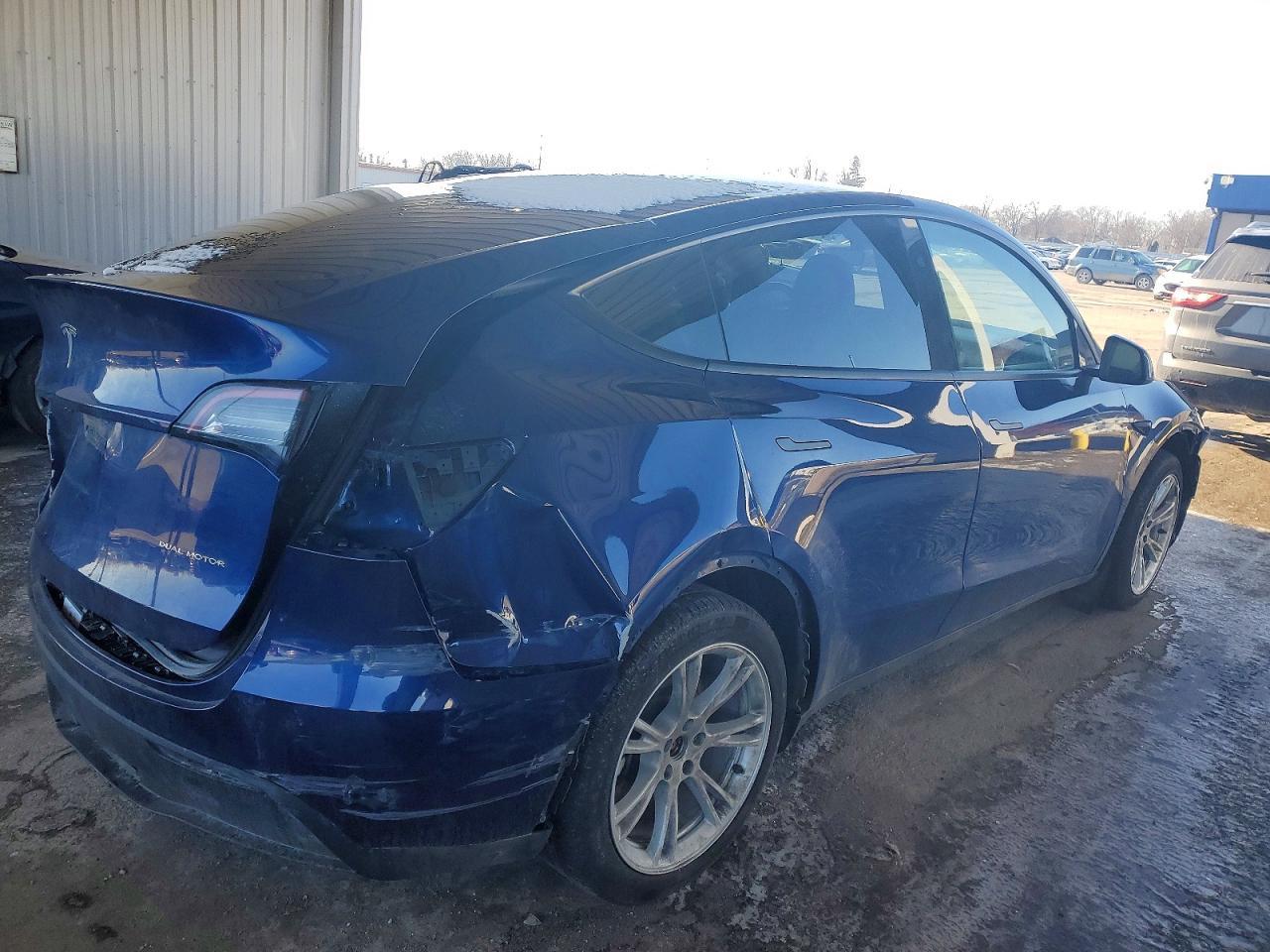 2024 TESLA MODEL Y