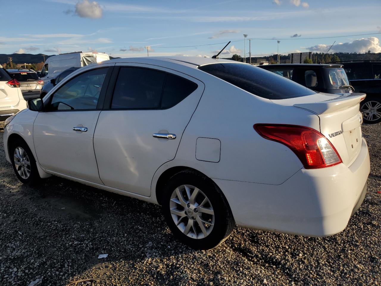2015 NISSAN VERSA