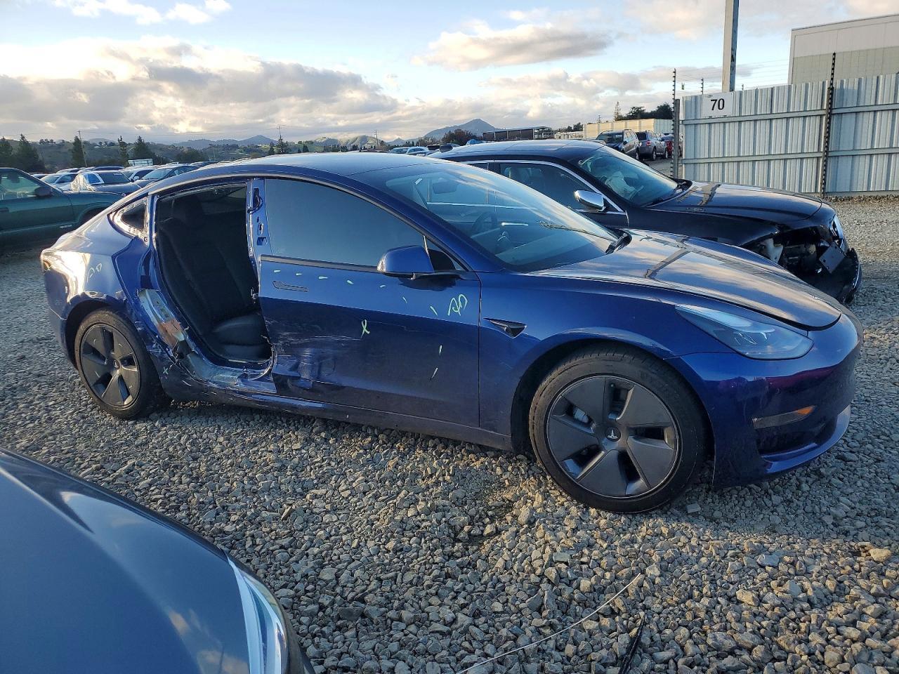 2022 TESLA MODEL 3