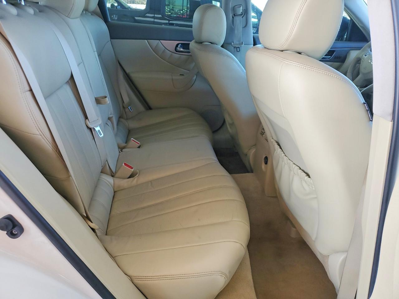 2016 INFINITI QX70