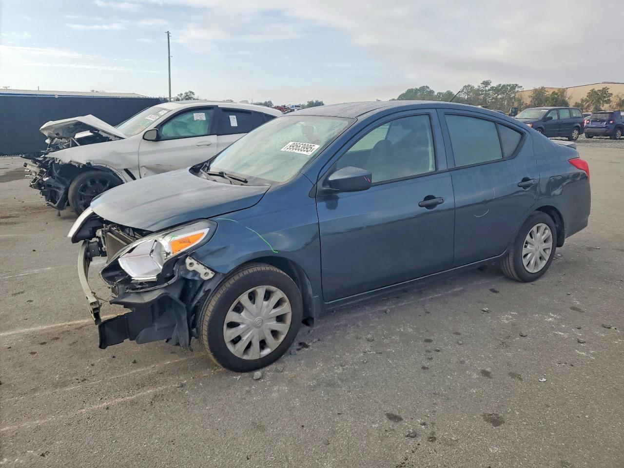 2017 NISSAN VERSA