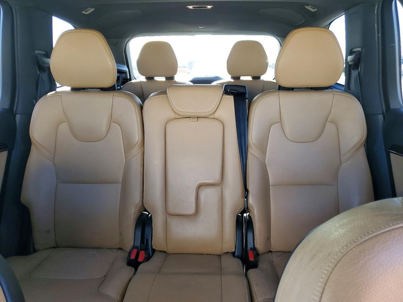2017 VOLVO XC90