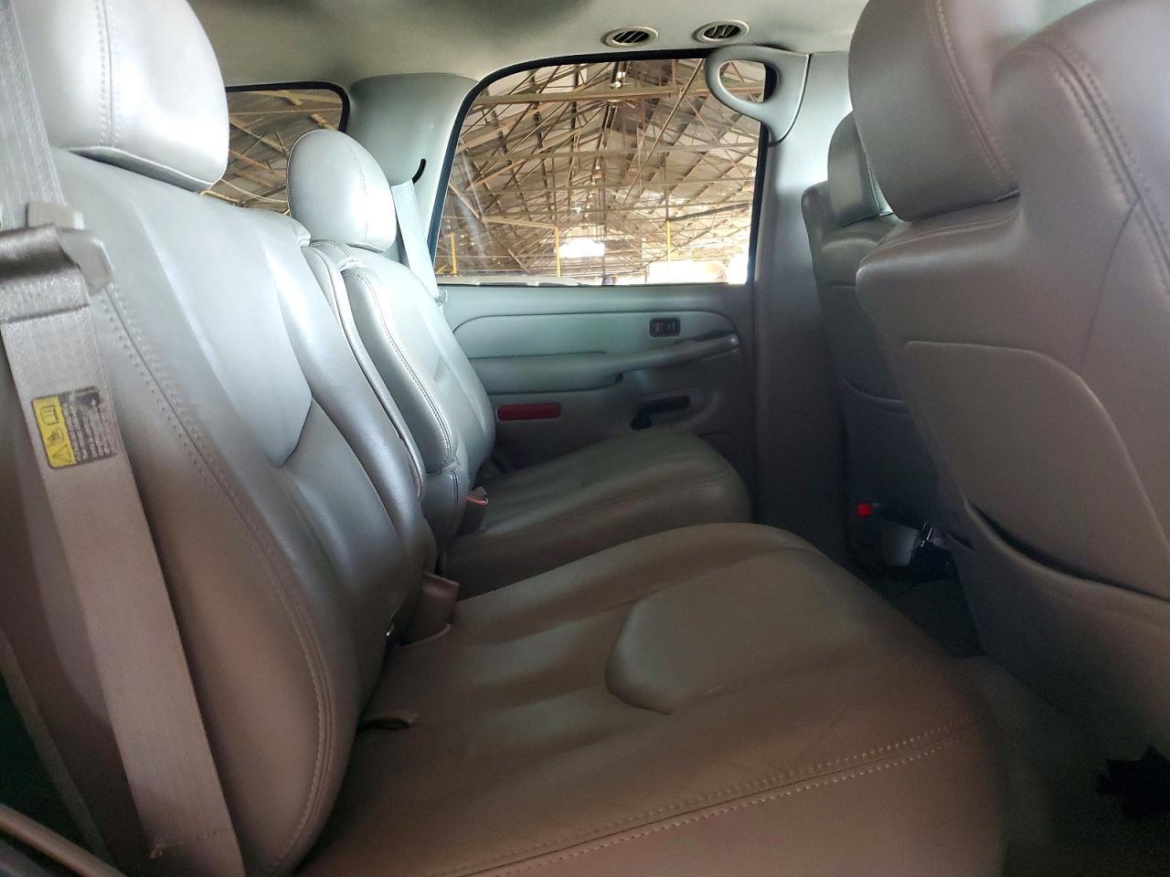 2004 CHEVROLET Tahoe