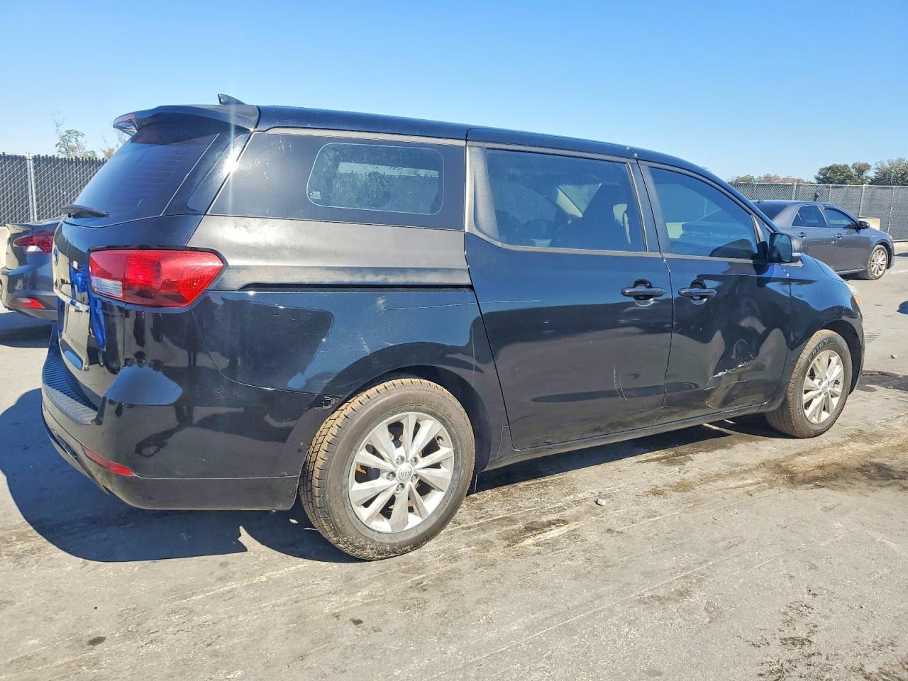 2017 KIA SEDONA