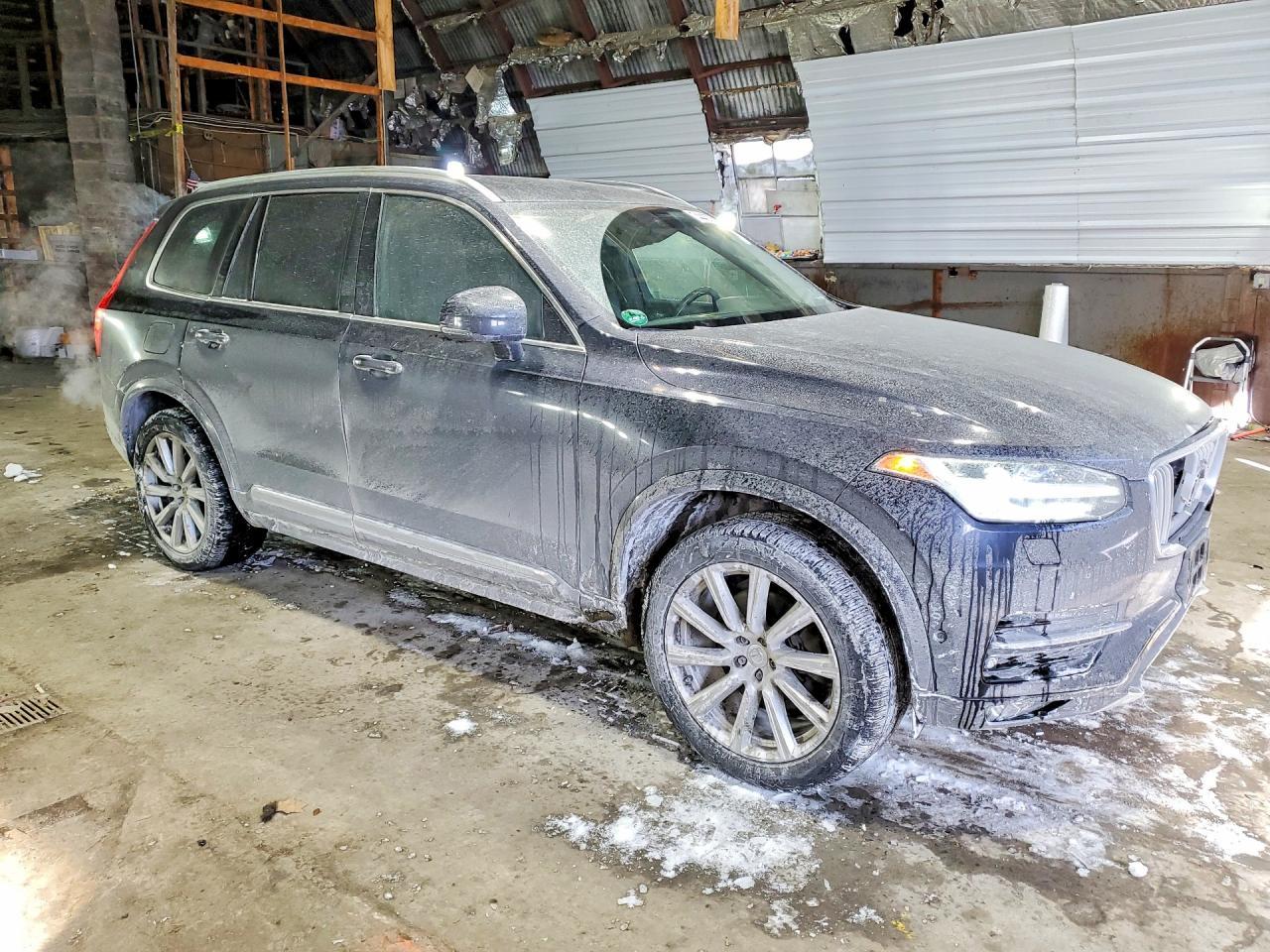 2017 VOLVO XC90