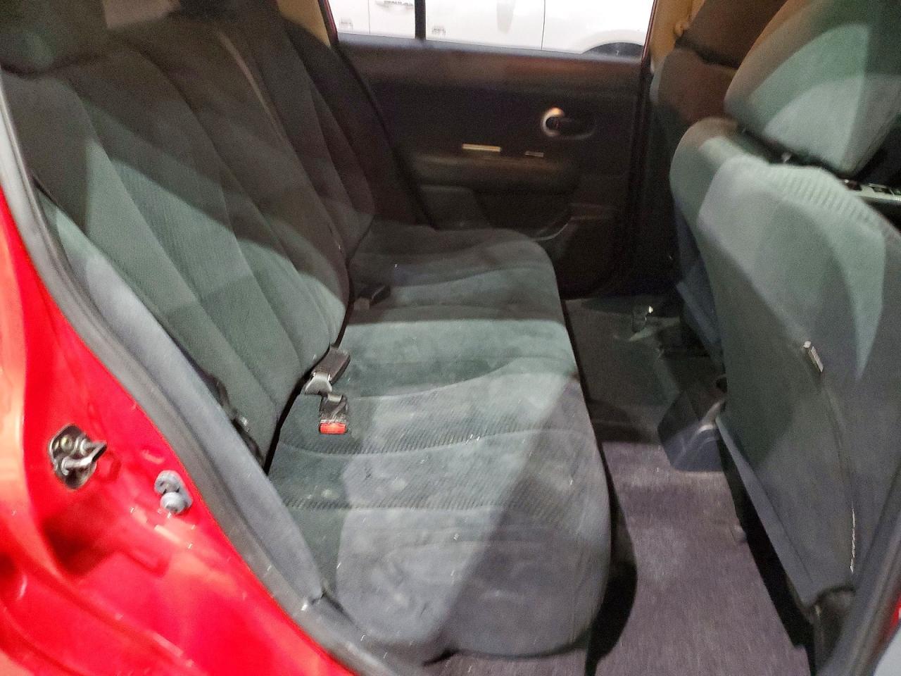 2011 NISSAN VERSA