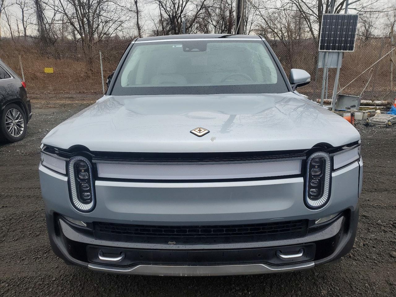 2023 RIVIAN R1s