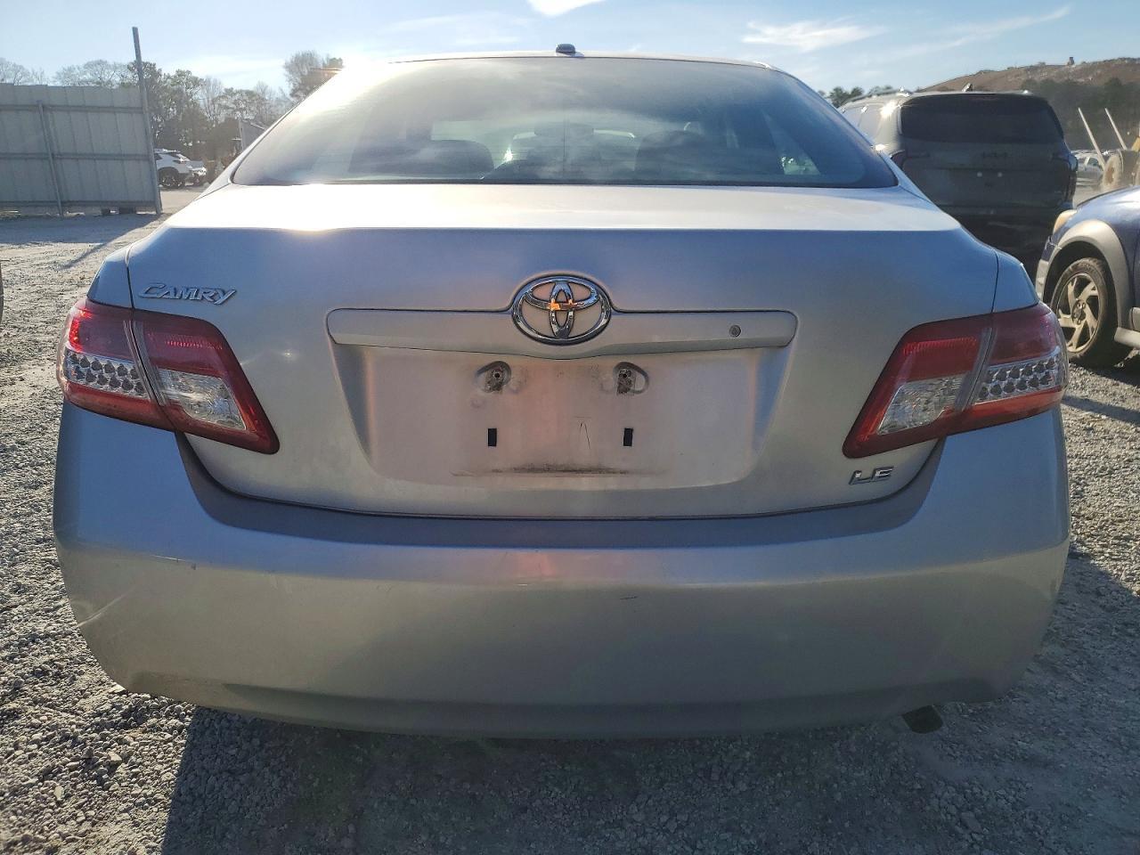 2011 TOYOTA CAMRY