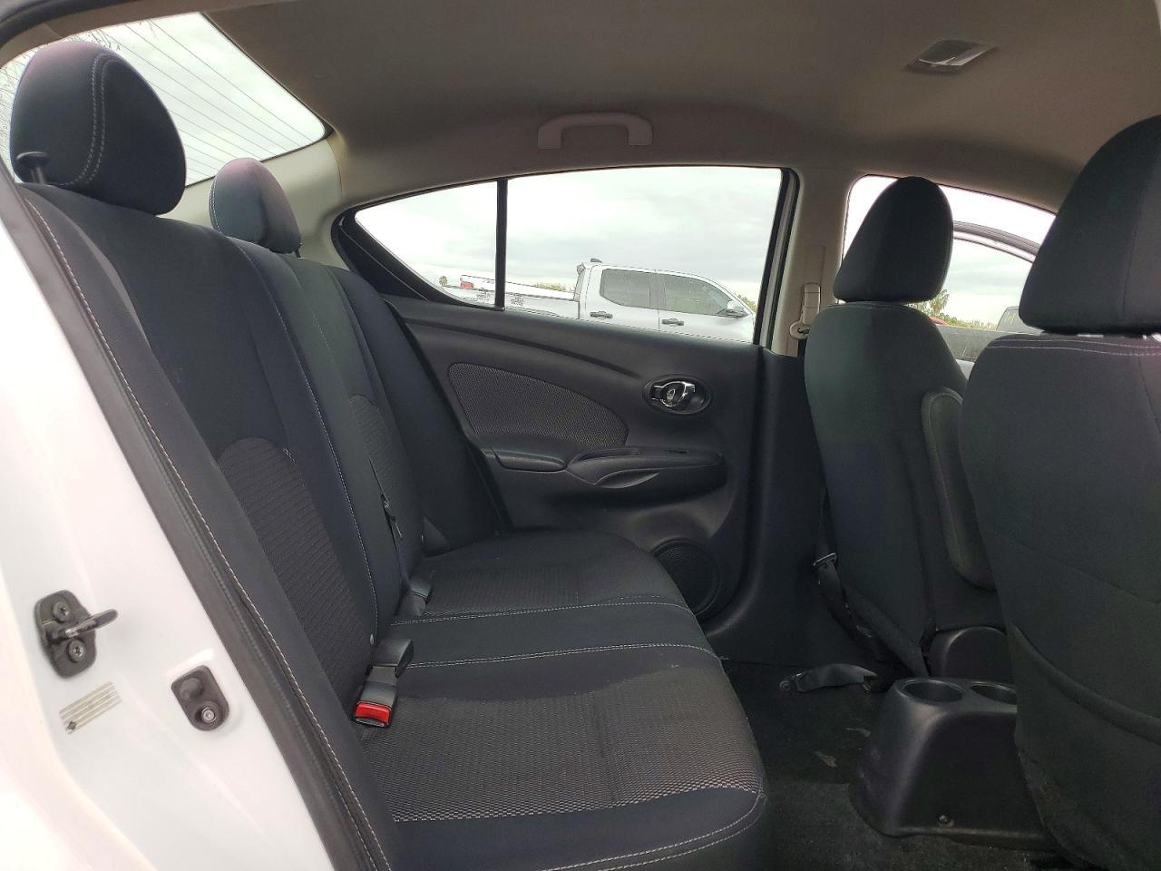 2016 NISSAN VERSA