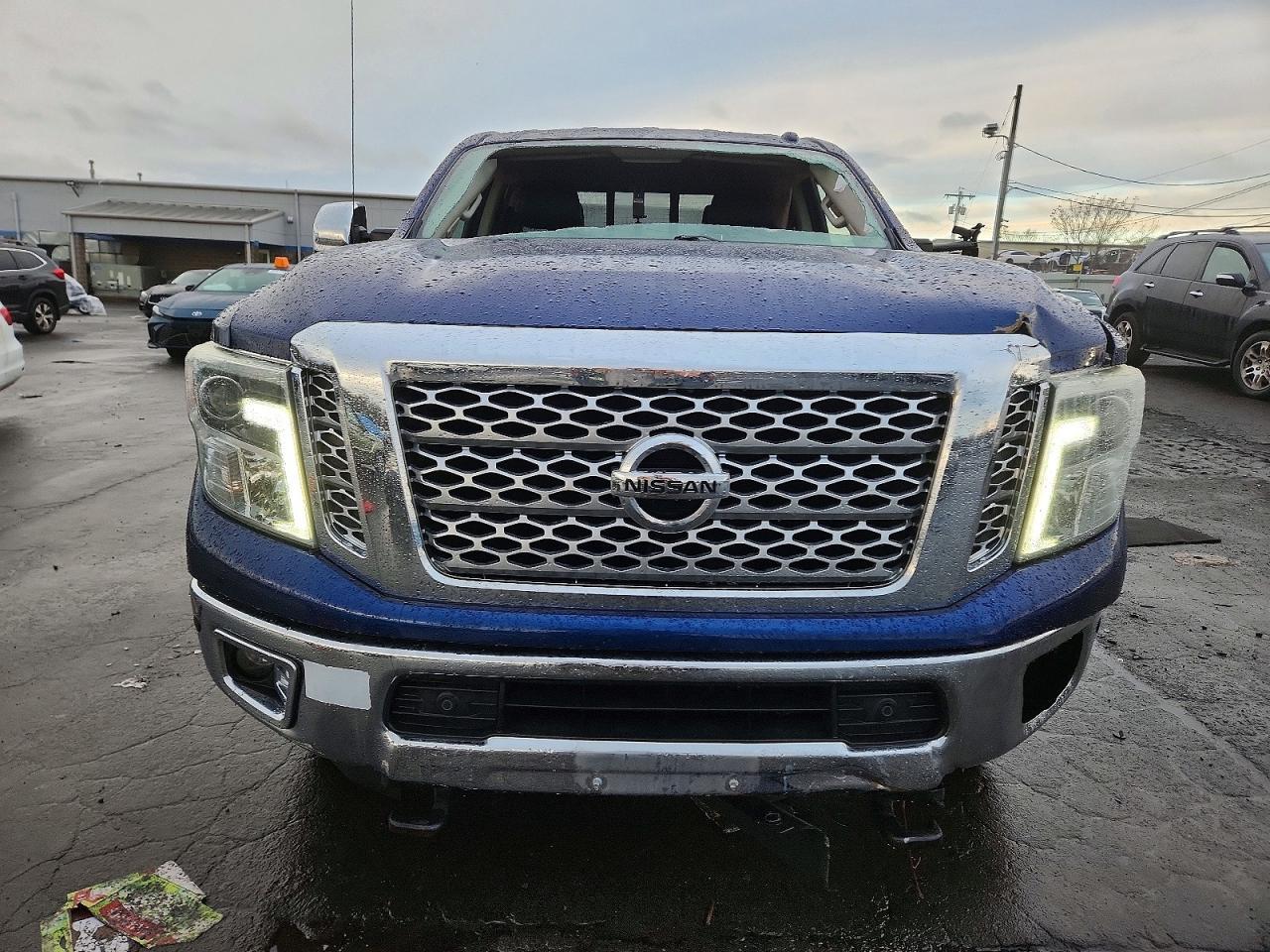 2016 NISSAN Titan