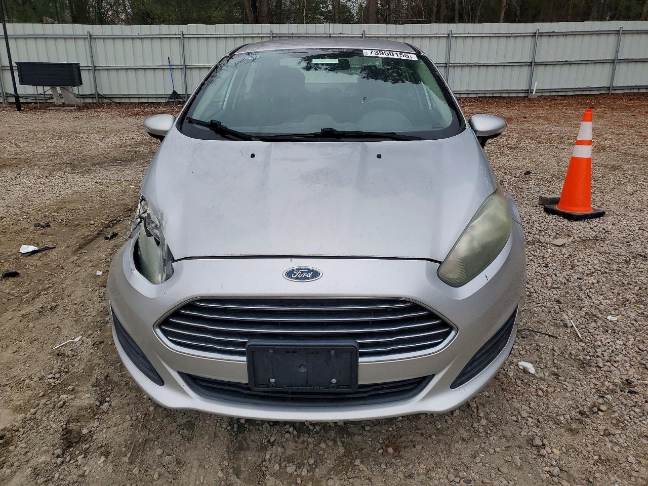 2016 FORD Fiesta