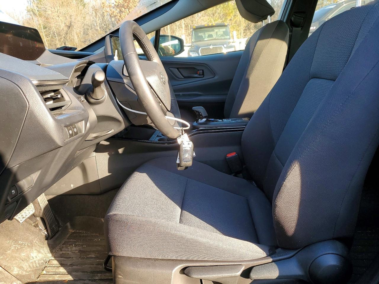 2025 TOYOTA PRIUS
