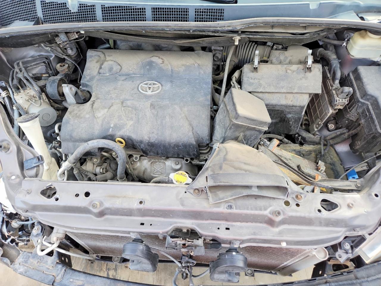 2015 TOYOTA SIENNA
